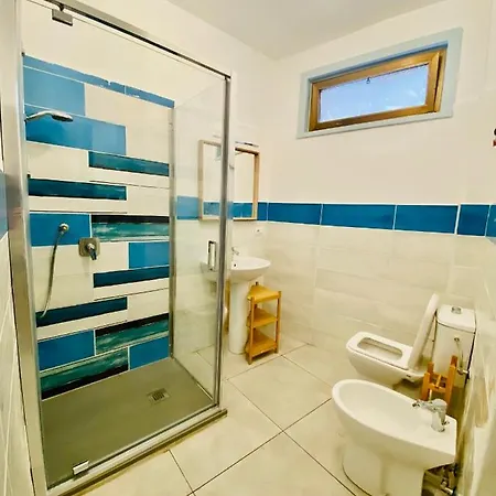Coral Apartment- Steps From Sea, Ac & Wifi