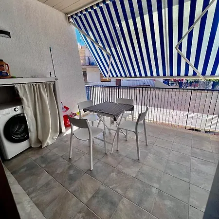 Coral Apartment- Steps From Sea, Ac & Wifi * 贾迪尼-纳克索斯